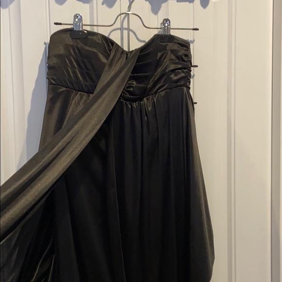 Black silky formal dress - Picture 2 of 5